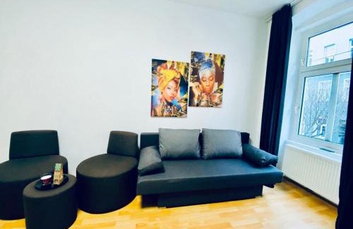 Thurygrund Apartment | Comfy 3BR Apt for Groups, 10-Min to Währinger Park
