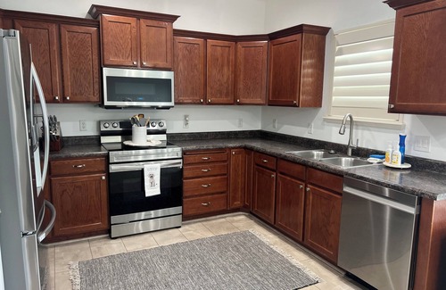 North Salt Lake House | Comfy 6 bed with hot tub near downtown SLC