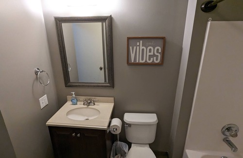 Grandview House | Comfy and Convenient Grandview Home