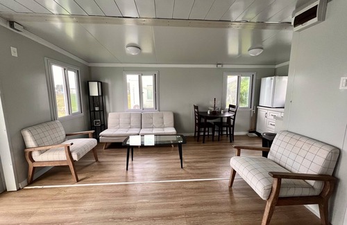 Camaceyes House | Comfy and cozy mini house sitting on a beautiful 1500 meter lot. Great location!