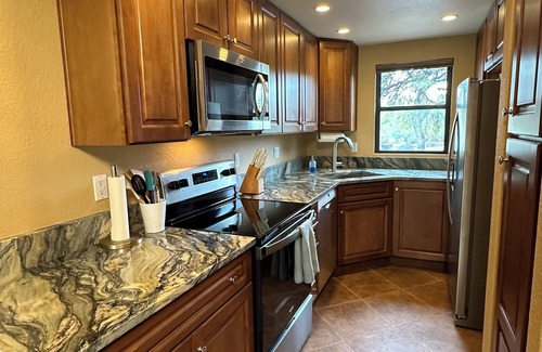Tucson Condo | Comfy and Gorgeous Sonoran Mountain View Condo at The Greens