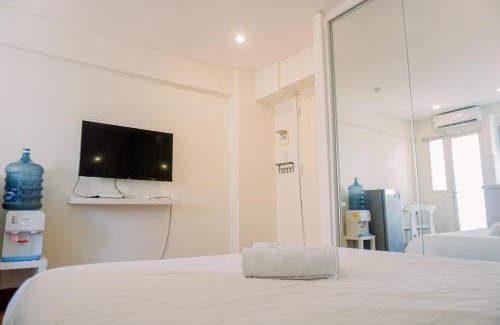Kebagusan Apartment | Comfy and Modern Studio at Kebagusan City Apartment By Travelio