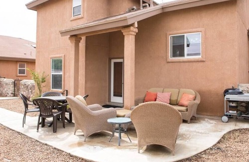 El Paso House | Comfy and Safe Family Neighborhood on West Side!