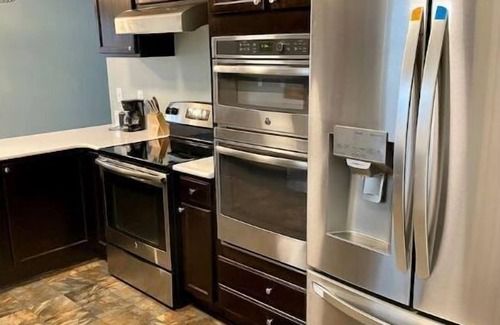Westfield House | Comfy and spacious Westfield splendor!