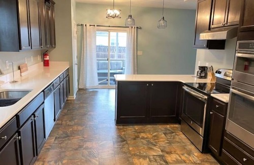 Westfield House | Comfy and spacious Westfield splendor!