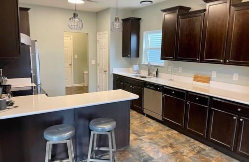 Westfield House | Comfy and spacious Westfield splendor!
