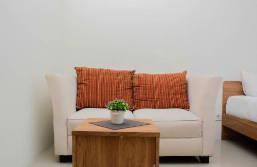 Pekayon Jaya Apartment | Comfy and Warm Studio Grand Kamala Lagoon Apartment By Travelio