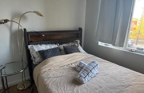 The Heights House | Comfy apt with skyline front view Mins away from NYC