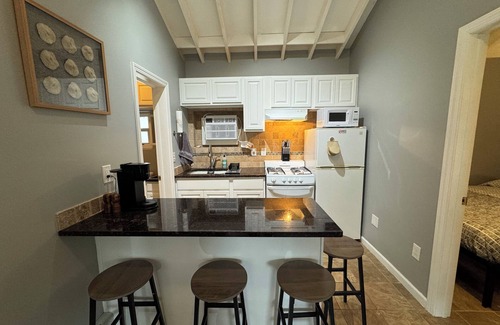 Point Pleasant Beach Condo | Comfy Beach Condo 2BD 1BA with Parking