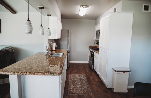 Pebble Hills Park House | Comfy Casita, centrally located, pool, game room, sleeps 10!