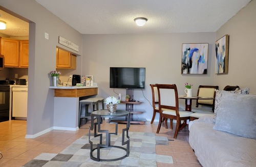 Gainesville Condo | 🏡Comfy & Convenient 1BR Apartment Near Oaks Mall & Medical Center Fast WIFI