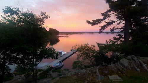 Carling House | Comfy Cottage in Georgian Bay - Rockwood #4