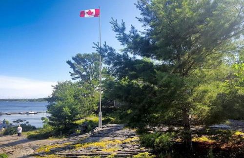 Carling House | Comfy Cottage in Georgian Bay - Rockwood #4