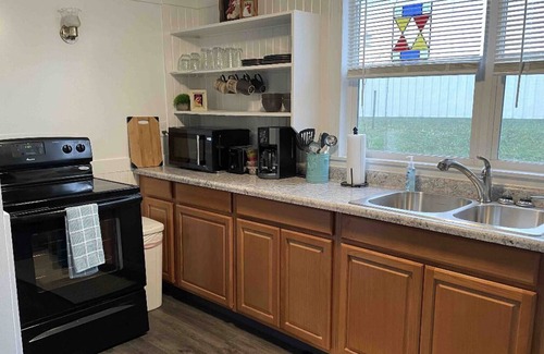 Elizaville Cottage | Comfy cottage in Historic Old Washington