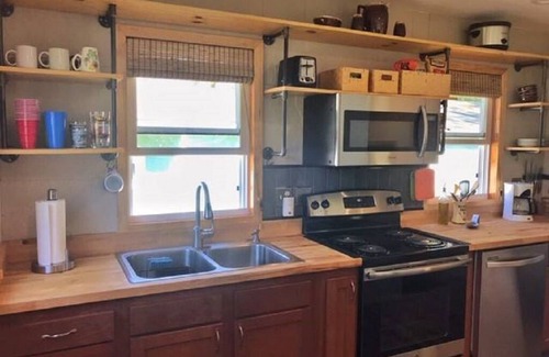 Goetzville House | Comfy Cottage to escape the crowds