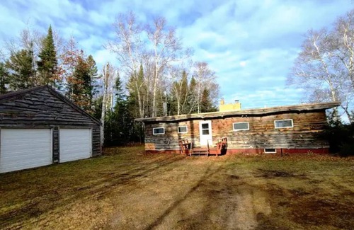 Brimley Cottage | Comfy Cottage W/Private Lakeshore Access and View