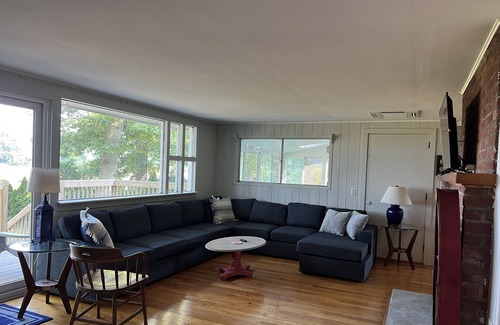 Clinton House | Comfy cottage with sunrise marsh views - 5 minute walk to private beach