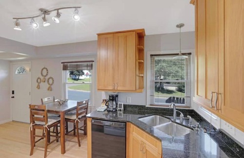 Richfield House | Comfy&Cozy near Airport and MOA