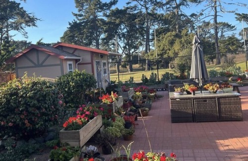 Daly City House | Comfy& cozy private room with golf course view