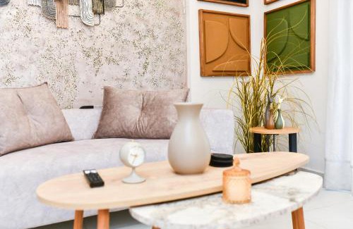 Larissa Apartment | Comfy Dots 2
