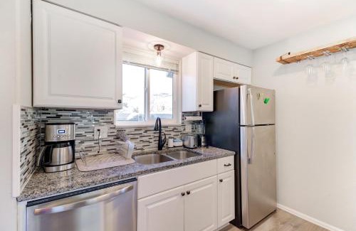 Arvada Apartment | Comfy Family-size Townhome 2BR-5 People near Old town Arvada-10min walk