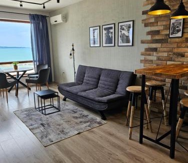 Varna Apartment | Comfy Flat Sea View & Strong Wi-Fi