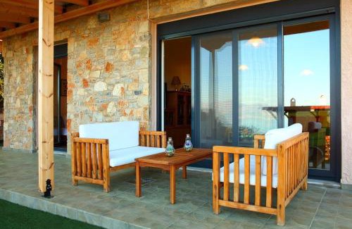 Theologos Apartment | Comfy flat with Garden near the Beach
