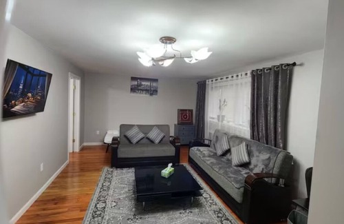 Brooklyn House | Comfy Guest Suite with a free parking spot in the heart of SheepsheadBay