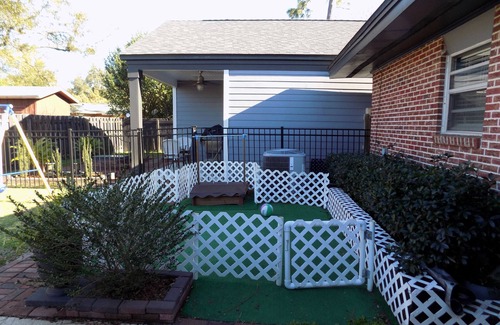 Northeast Pensacola House | Comfy home in safe neighborhood, close to the airport shopping dinning and more!