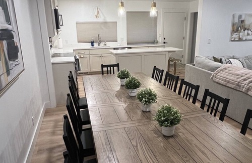 Orem House | Comfy home stay with large eating area, spacious backyard!