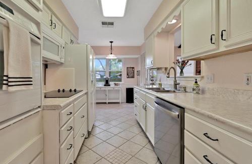 Universal City House | Comfy Home With Great Accessibility