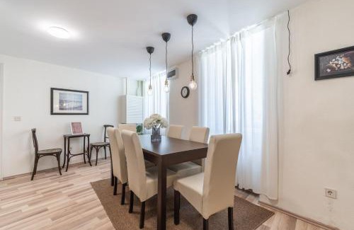 Jozsefvaros Apartment | Comfy & Homy Vibe Apartment in the Heart of Budapest