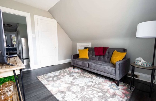 Downtown Niagara Falls Apartment | Comfy Micro Apartment 1BR 1Bath close to the falls
