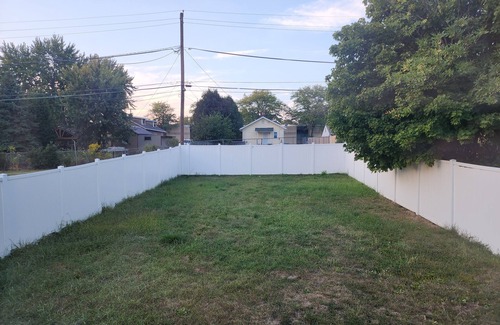 Fort Wayne Apartment | Comfy minimalist 3BR main house apt with priv yard by the Zoo