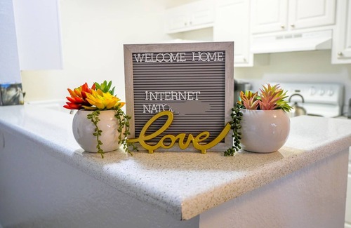 South Natomas Apartment | Comfy Natomas Apartment