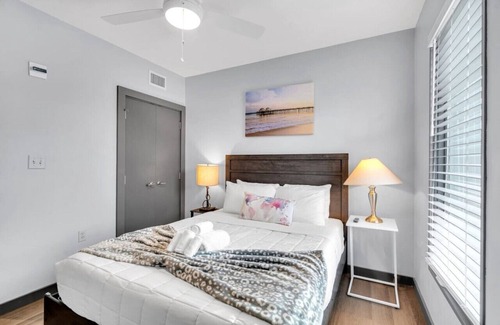 New Orleans Hotel | Comfy New Build Near FQ/Frenchman+Parking