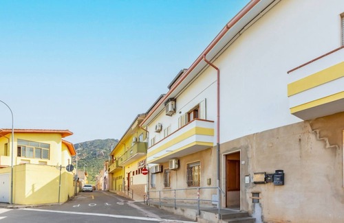 Gonnesa Apartment | Comfy Old Fashion Apartment with Balcony