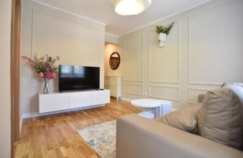 Lazi Apartment | Comfy one-bdr apartment Sara