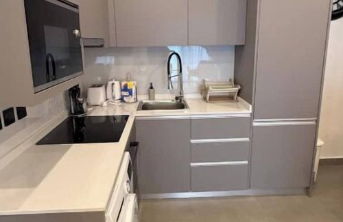 Roman Ridge Apartment | Comfy One BR Apt at Nova