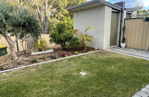 Coolbellup Apartment | Comfy peaceful Coolbellup appartment - close to amenities and Fremantle