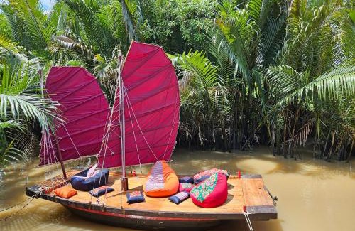 Ben Tre Bed & Breakfast | Comfy Riverside Mekong homestay Ben Tre