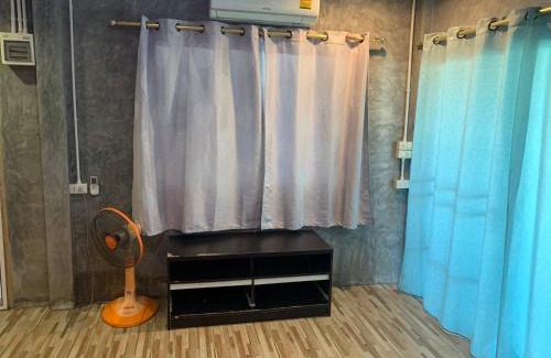 Hang Dong House | Comfy room in Wat Baan Fhon