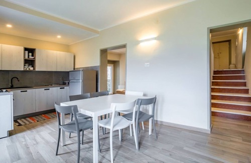 Vezzano Ligure Apartment | Comfy & Roomy Apt - View on the Ligurian Hills!