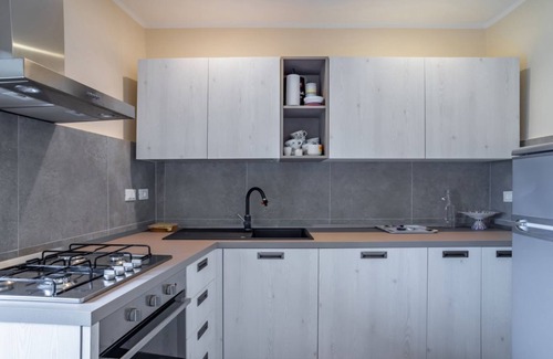 Vezzano Ligure Apartment | Comfy & Roomy Apt - View on the Ligurian Hills!