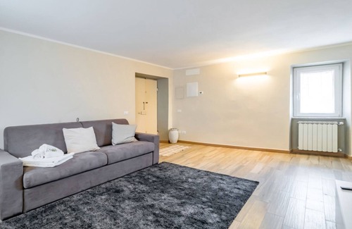 Vezzano Ligure Apartment | Comfy & Roomy Apt - View on the Ligurian Hills!