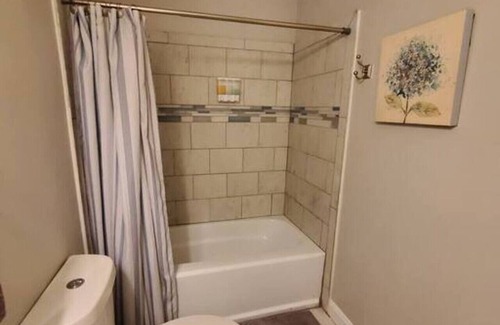 Holy Cross District Apartment | Comfy St Claude 2 Bedroom