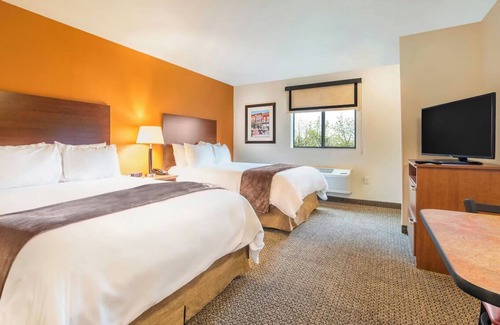 Rapid City Hotel | Comfy Stay Near Rapid City Attractions! With Full-Kitchen! Pet Friendly!