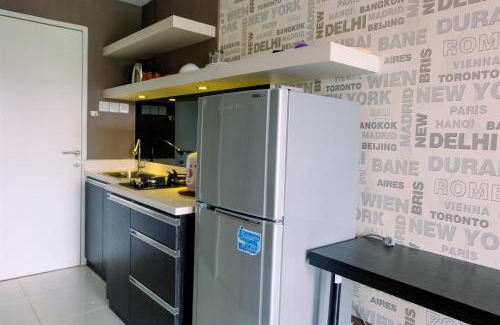 Tangerang Apartment | Comfy Studio Apartment at Skylounge Tamansari By Travelio