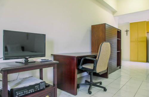 Gading Apartment | Comfy Studio at Menara Kondominium Kelapa Gading Apartment By Travelio