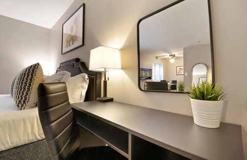 Lake View East Apartment | Comfy Studio Urban Apt